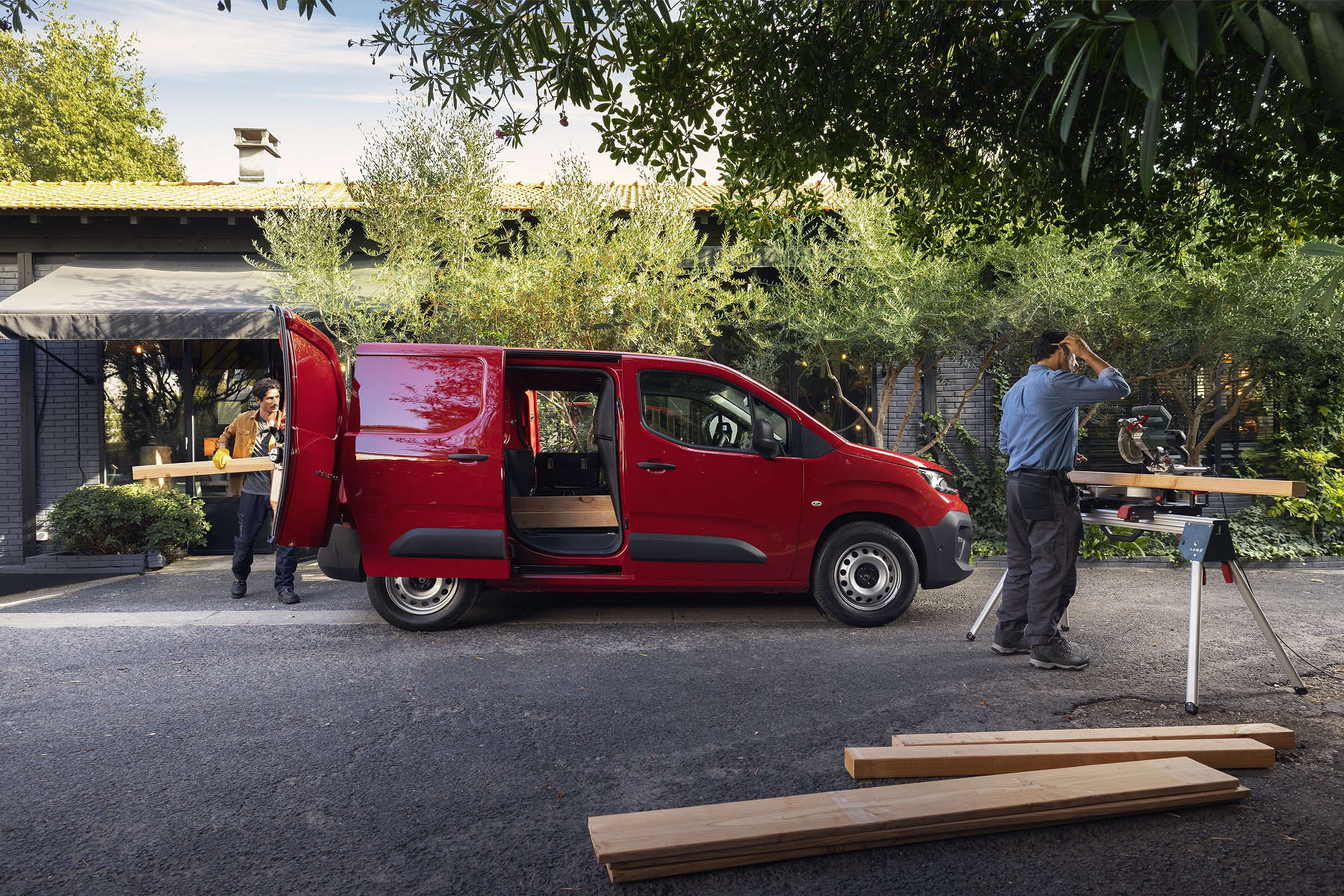 Новий CITROЁN Berlingo, вигляд з правого боку